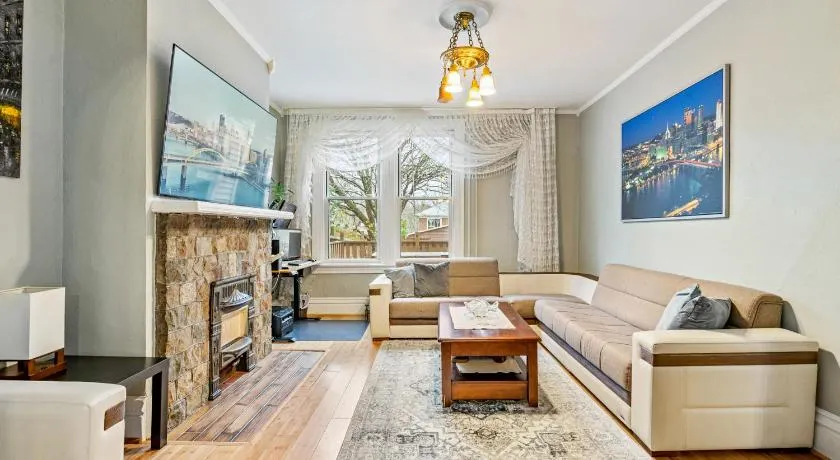 Cozy Stay in Pittsburgh - Image 1