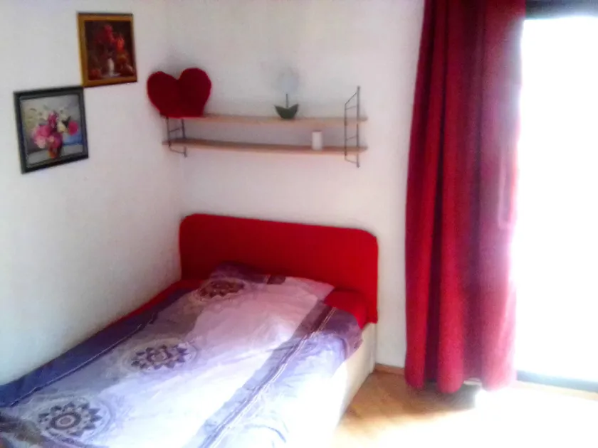 Nice Flat, 2km city, 1min tram, parcheggio, wifi, cucina - Image 1