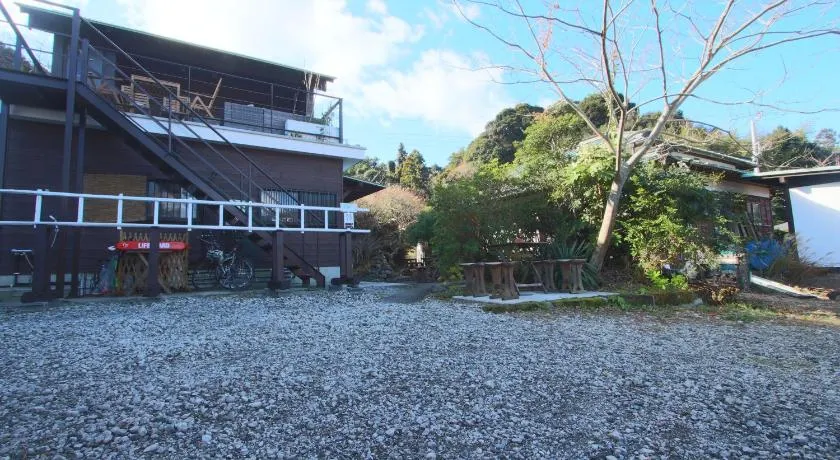Bungee Inn - Image 1
