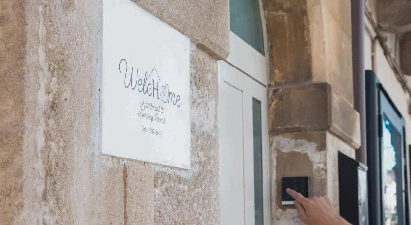 Welchome Apartment and Luxury Rooms - Image 1