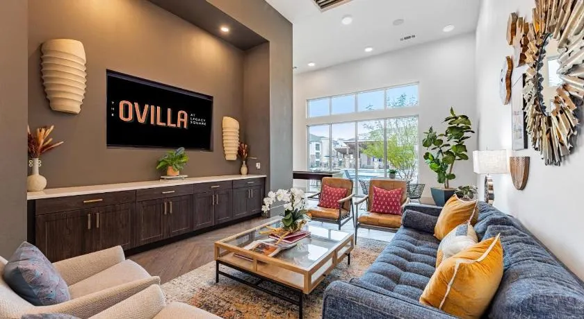 Landing Spectacular 2BD Gym - Image 1