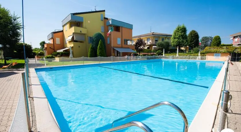 Appartamento Garden Ville - Image 1