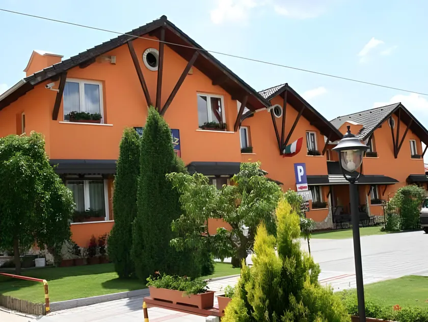 Bagolyvár Inárcs - Image 1