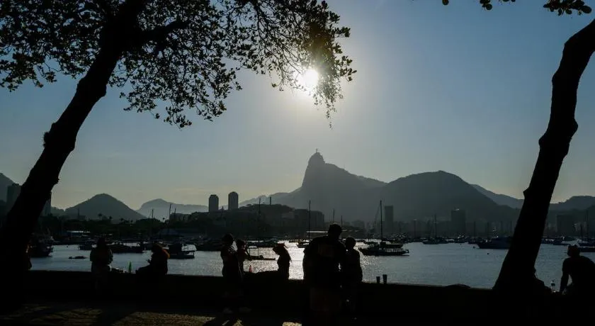 Apartamento na Urca, de frente para o mar - Image 1