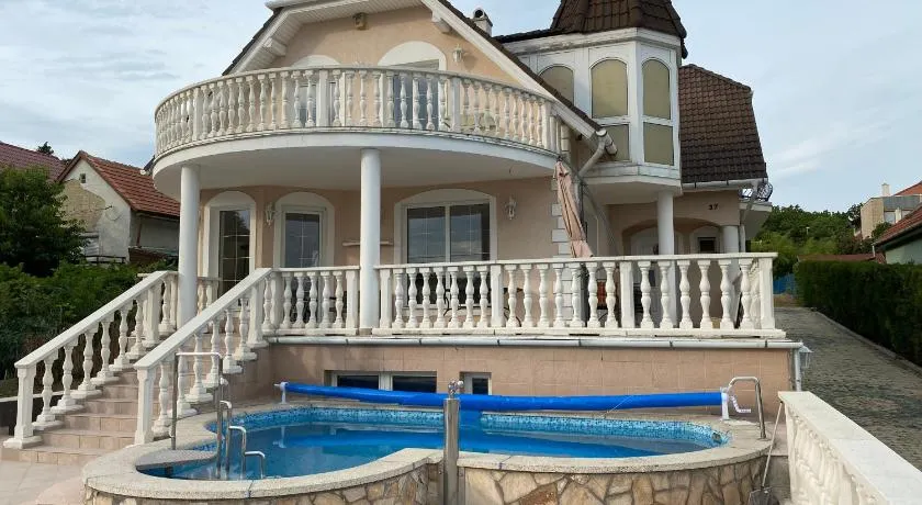 A- Villa (Vendégház) - Image 1