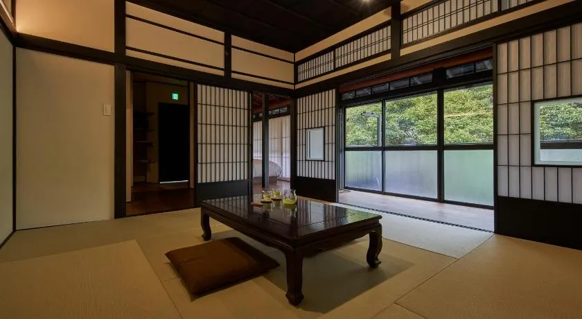 AKAMA Kamakura - Image 1