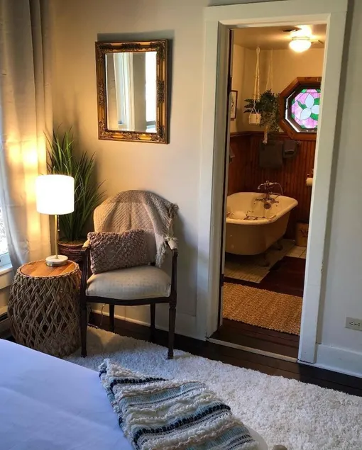 Bellaire Bed  Breakfast - Image 1