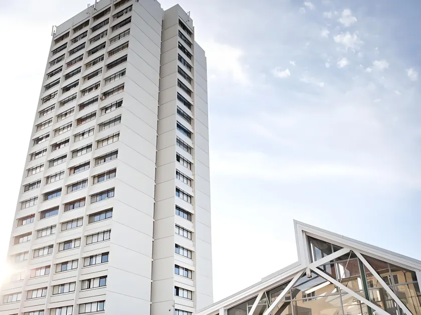 Gardens Centre Holiday Apartments - Image 1