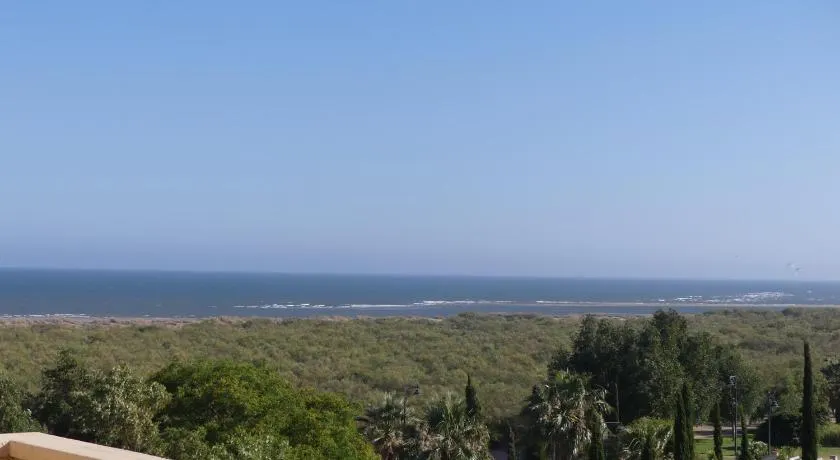 Jardines de isla canela (Punta del moral) - Image 1