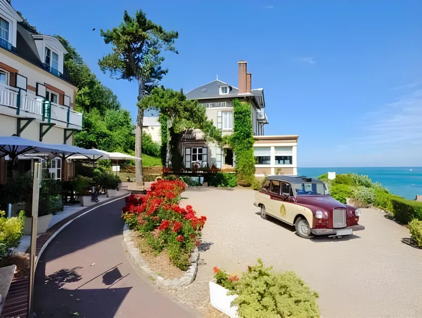Dormy House - Image 1