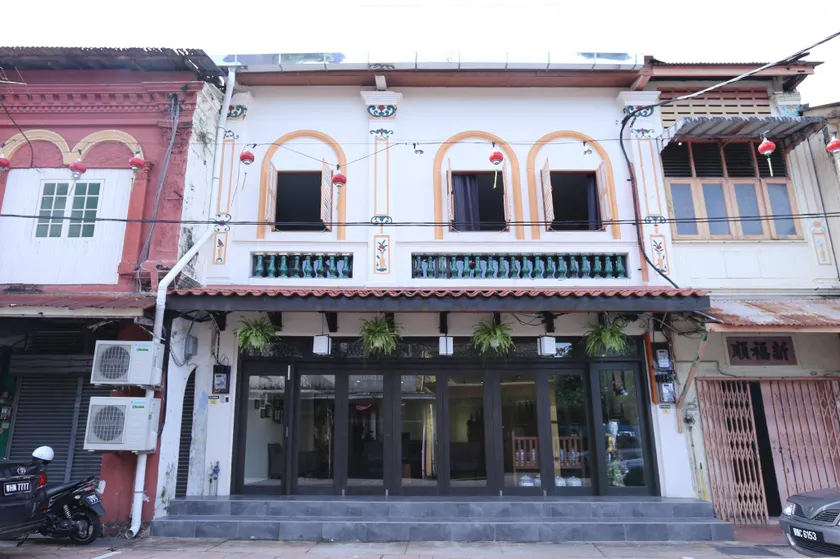 KAMPUNG CINA HOTEL - Image 1