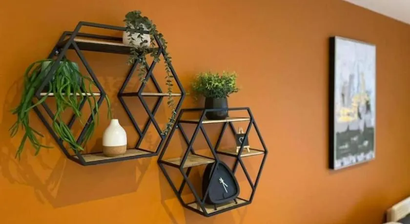 Paramount city living 105 - Image 1