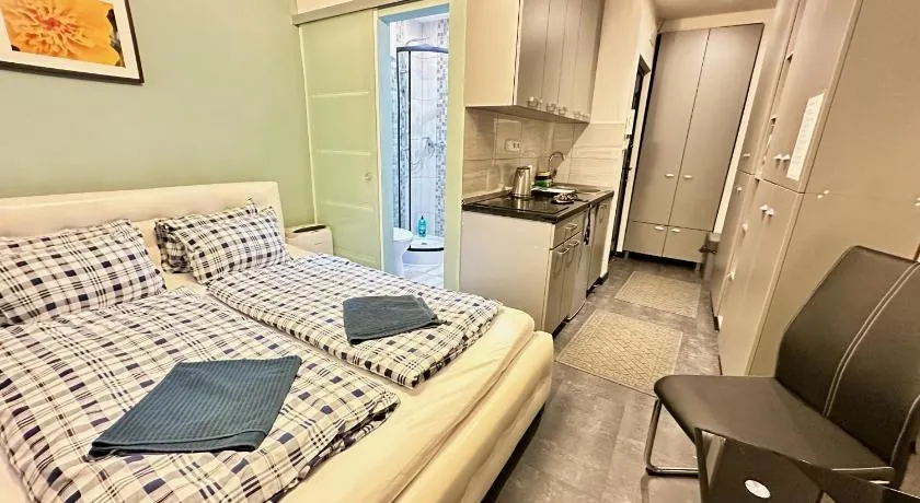 Apartment Námestie Svätého Egídia - Kitchen - Bathroom - Self check-in - Parking available Free public or Paid Private for 20 euro per stay Please read our emails - Image 1