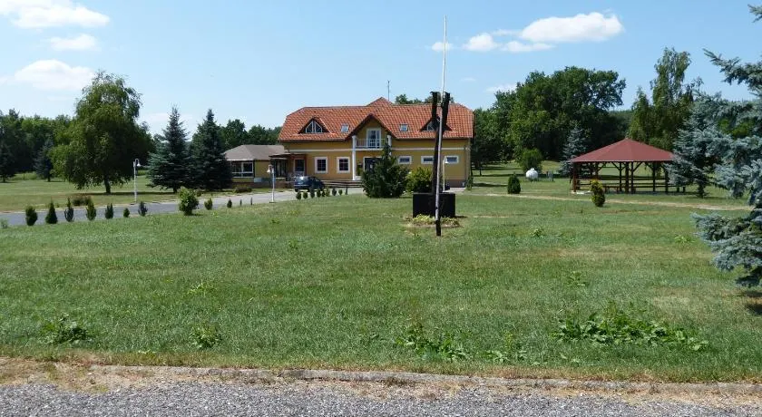 Tó Panzió Őrség Bajànsenye - Image 1