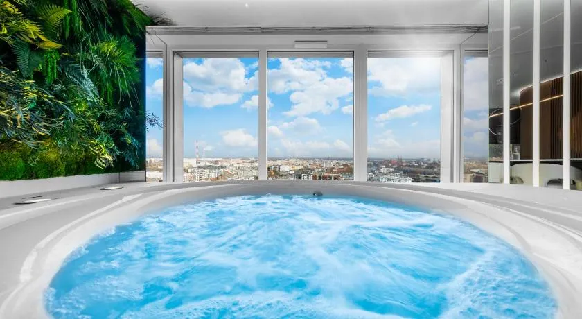 Apartamenty Quorum z Jacuzzi z Widokiem na Odrę by BQQK - Image 1
