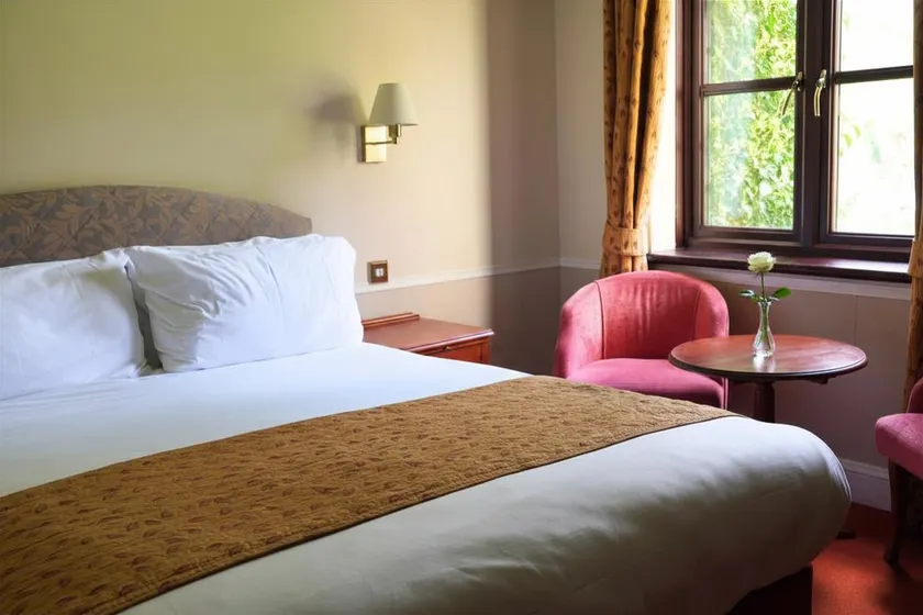The Tollgate Hotel - Image 1