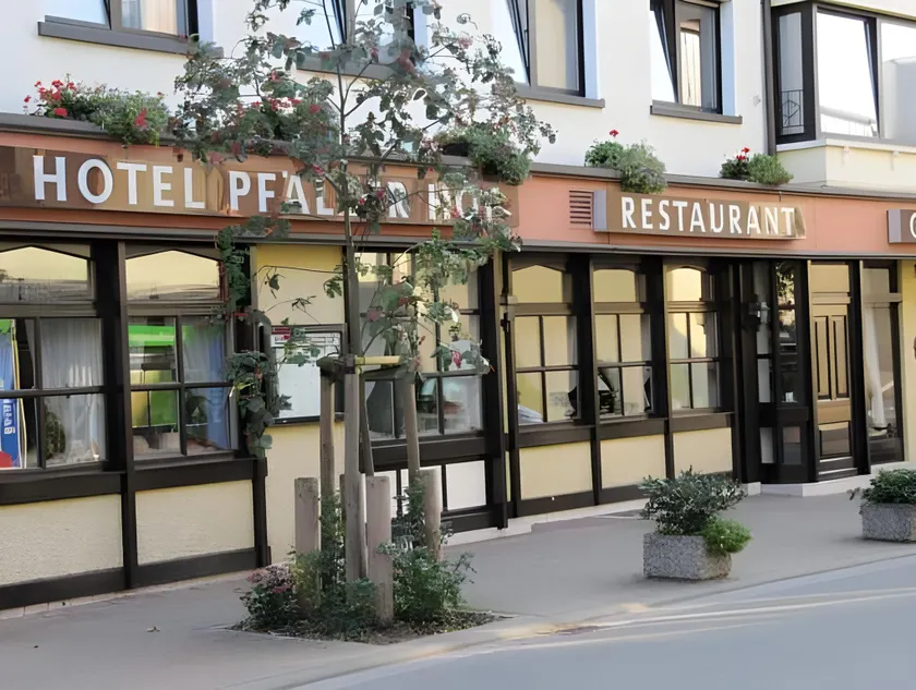 Hotel Pfälzer Hof, Zum Schokoladengießer - Image 1