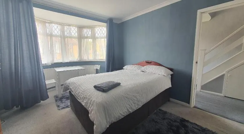 Wigston house - Image 1
