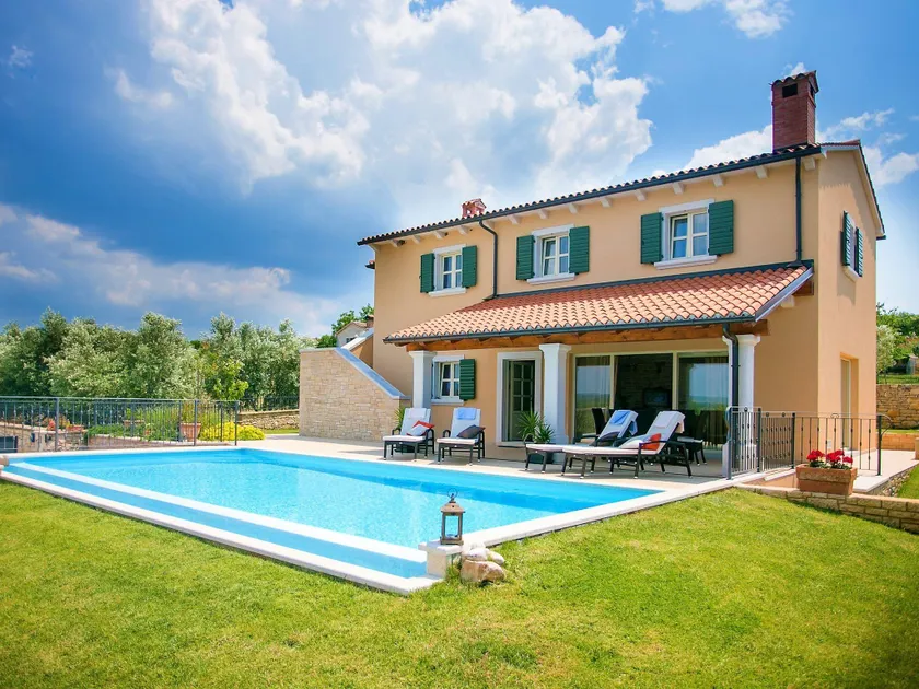 Villa Sana in Sveti Lovrec - Image 1