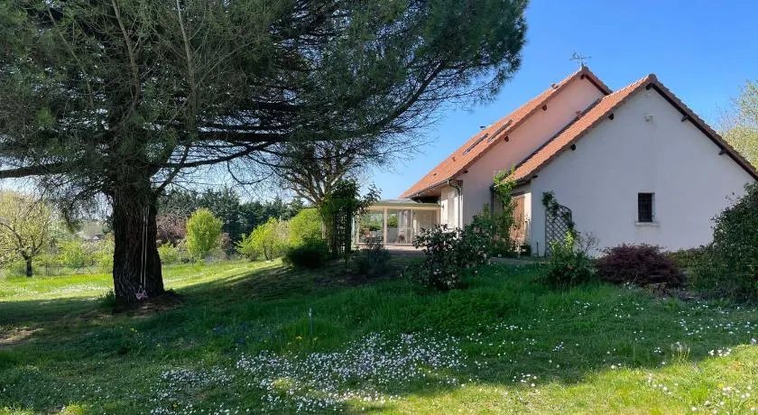Des Roux et des Pious Suite de 35 à 60 m2 et 3 chambres pour groupe de 2 à 6 personnes - Image 1