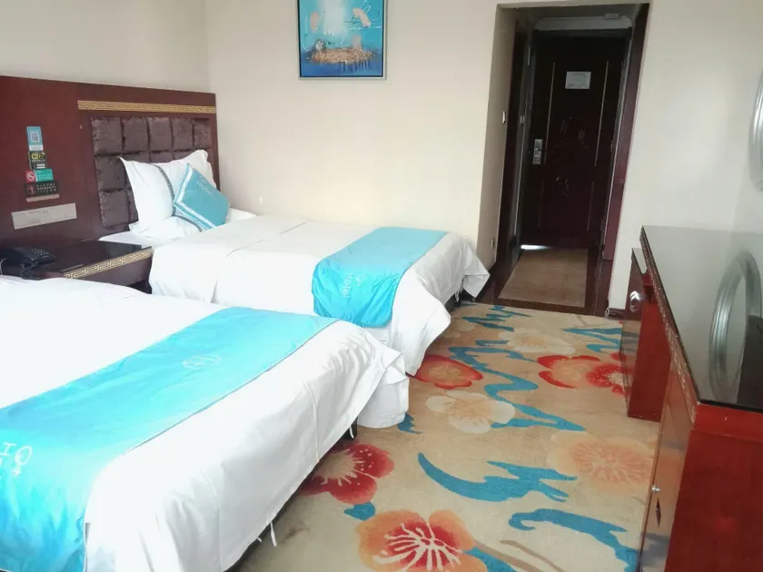 Xining Julong Business Hotel (Xining Railway Station Provincial Hospital) - Image 1