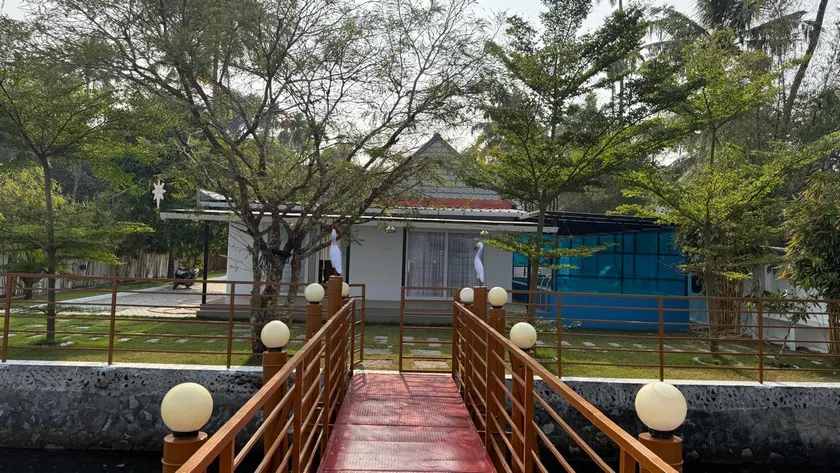 Mayooram Back water Pool Villa - Image 1
