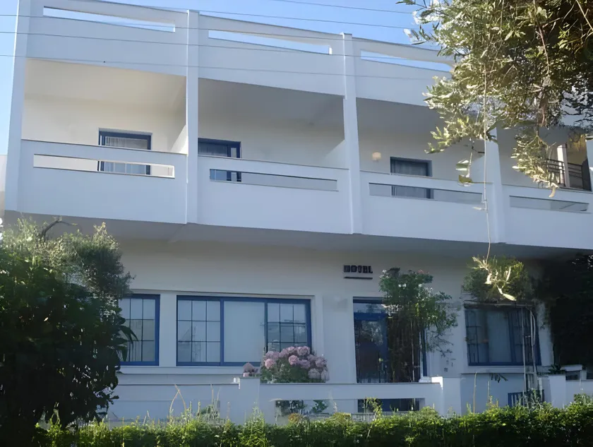Danae Hotel - Image 1