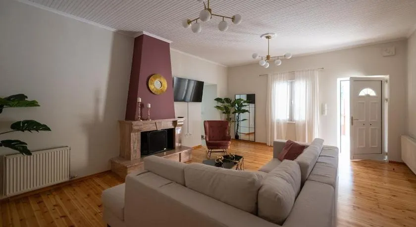 Tsagris Guest House - Image 1