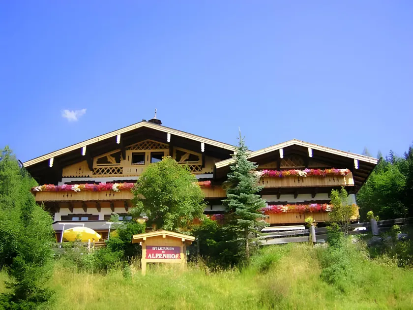 Alpenhof Schwaiger - Hotel Garni - mit Hochkönig Card - Image 1
