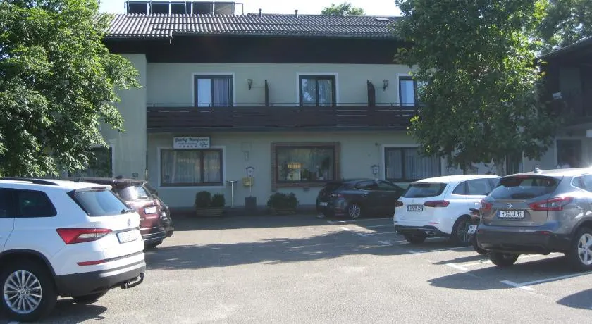 Gasthof Strobl Waldfrieden Garni - Image 1