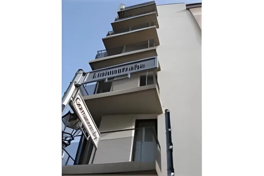 Karlito Apartmenthaus - Image 1