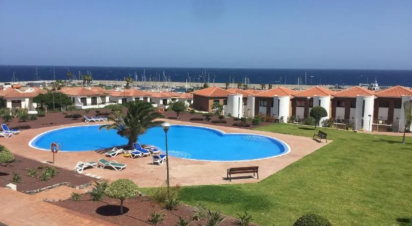 Marina Golf Apartments - Image 1