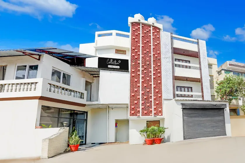 OYO Collection O Tagore Town Prayagraj Formerly Heritage Tagore - Image 1