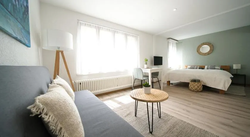 Bijou Studio with Ambiance near Lake - Image 1