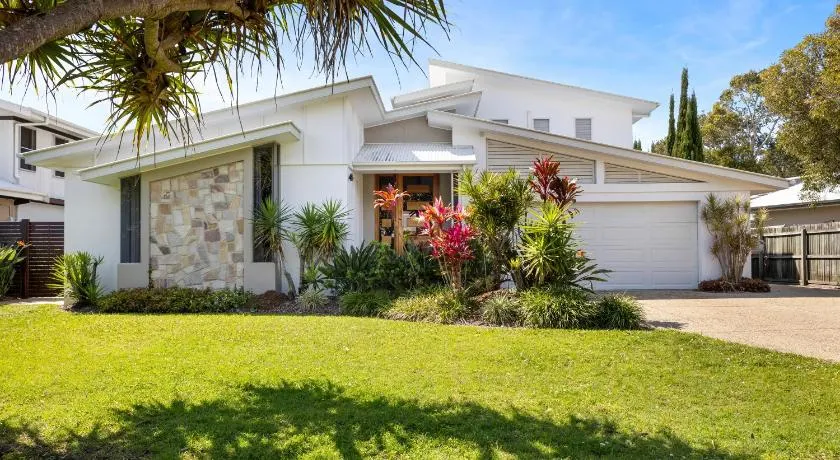 Beecheyana North - Beach Villa with heated pool - Image 1