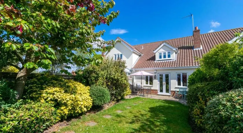3 Bed in Southwold oc-fie2 - Image 1