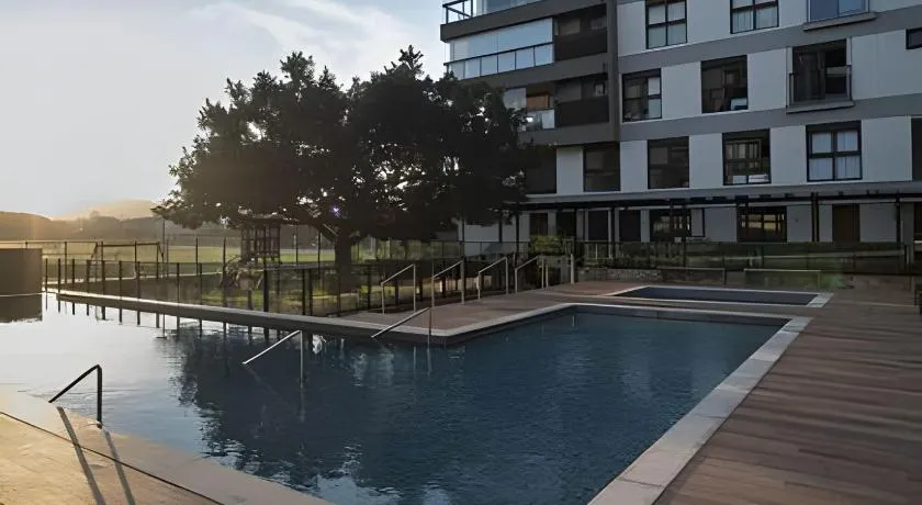 NOVO moderno e com piscina - Image 1