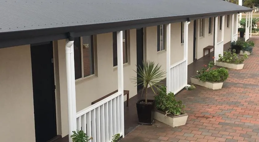 Esperance Central Apartments - Image 1