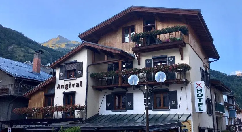Hôtel Restaurant Angival - Chambres et Appartement - Image 1