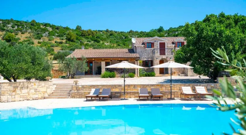 Lavanda Mansion - Image 1