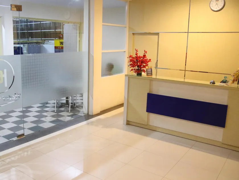 Daya Hotel - Image 1