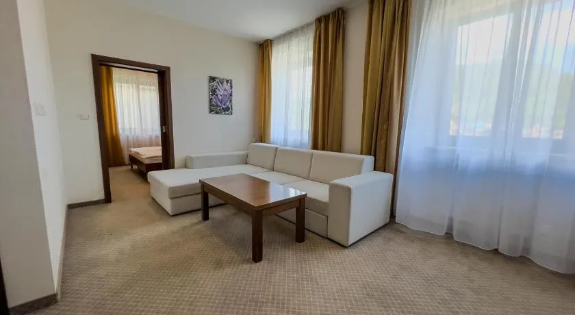 Hotel Arman - Image 1