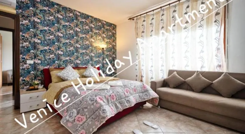 Venice Holiday Apartment - Image 1