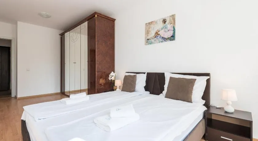 Unique apartment with pool and sauna - Image 1