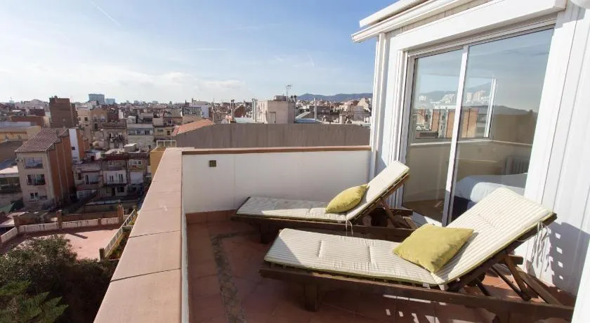 Gaudi penthouse with terrace views - Image 1