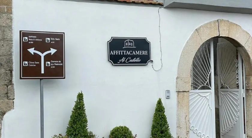 AFFITTACAMERE al CASTELLO AIROLA BN - Image 1