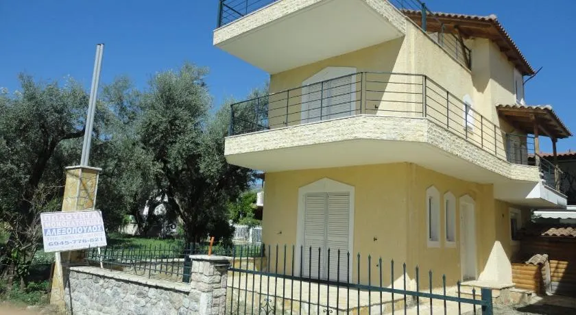 Luxury House Diakopto - Image 1