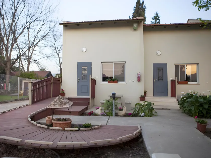 Nuriel Fruit & Guest House - Image 1