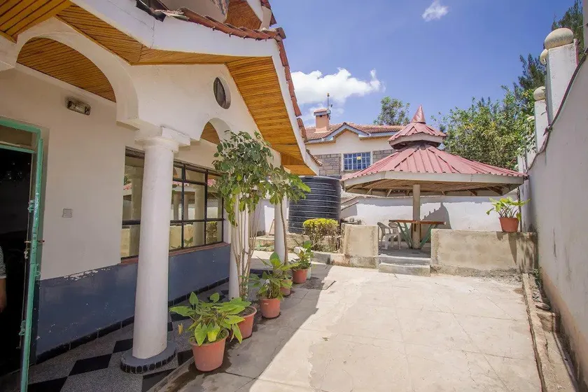 Nairobi Airport Rest House - Image 1