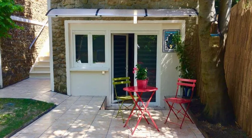 SUITE AVEC TERRASSE ET JARDIN AUX PORTES DE PARIS - Image 1